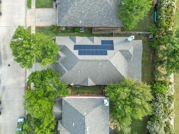 $480,000 | 2101 Oak Manor Drive, Bedford, TX 76021