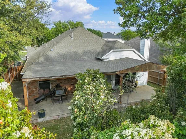 $480,000 | 2101 Oak Manor Drive, Bedford, TX 76021