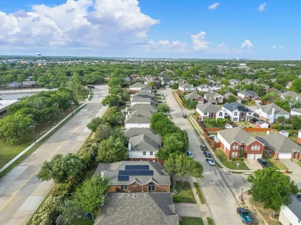 $480,000 | 2101 Oak Manor Drive, Bedford, TX 76021