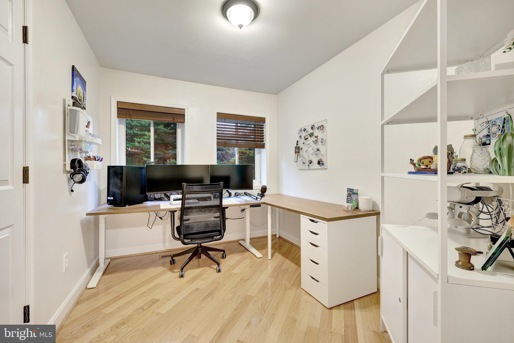 2184 Glencourse Lane Reston, VA 20191 - Photo 23 of 31 Bedroom 3