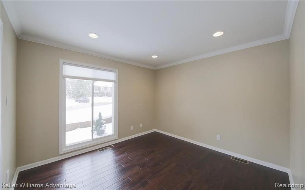 36932 Fox Run Farmington Hills, MI 48331 - Photo 6 of 37