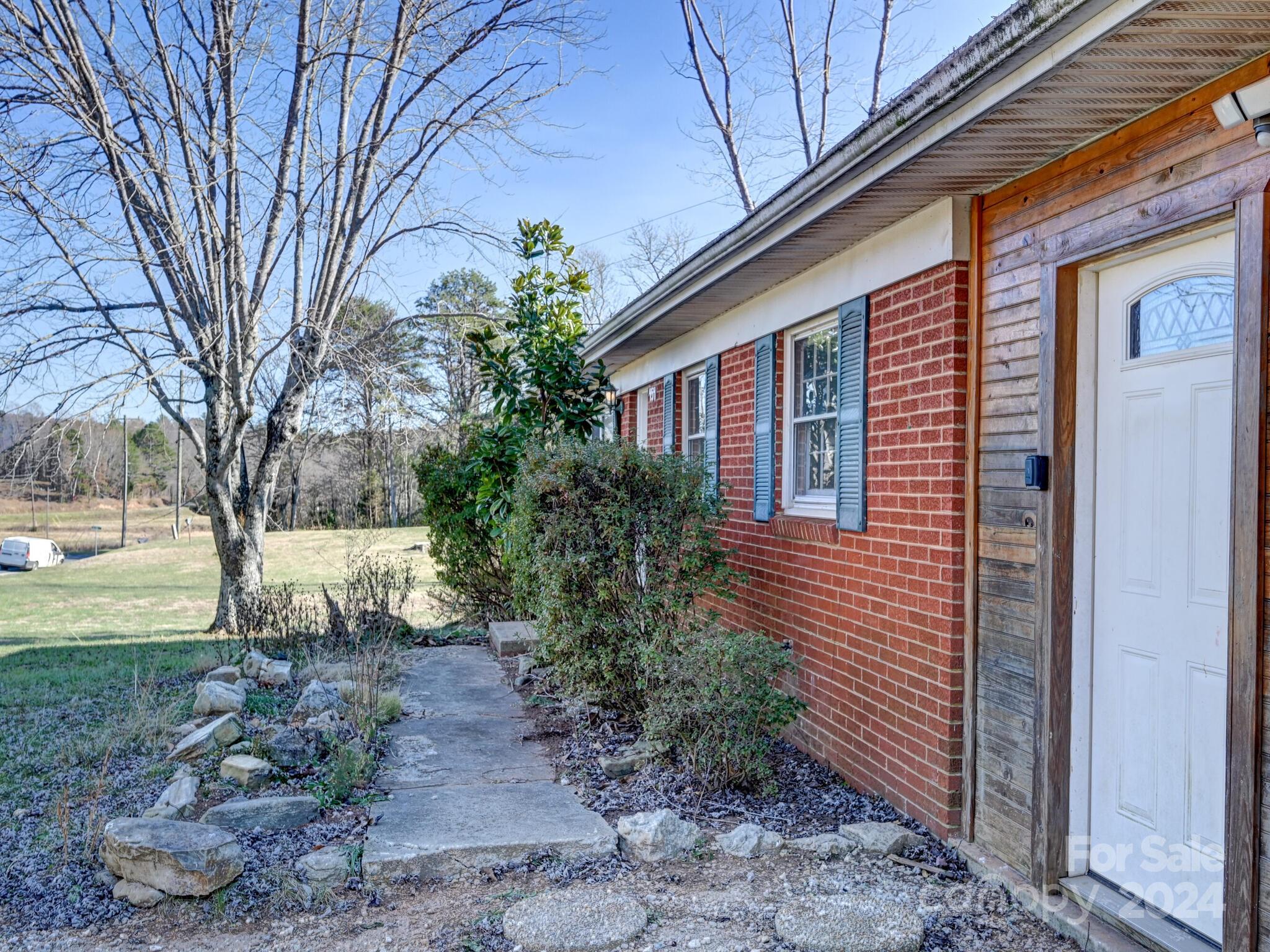 454 Mount Pleasant Road Marion, NC 28752 - Photo 4 of 30 Gallery Image 4