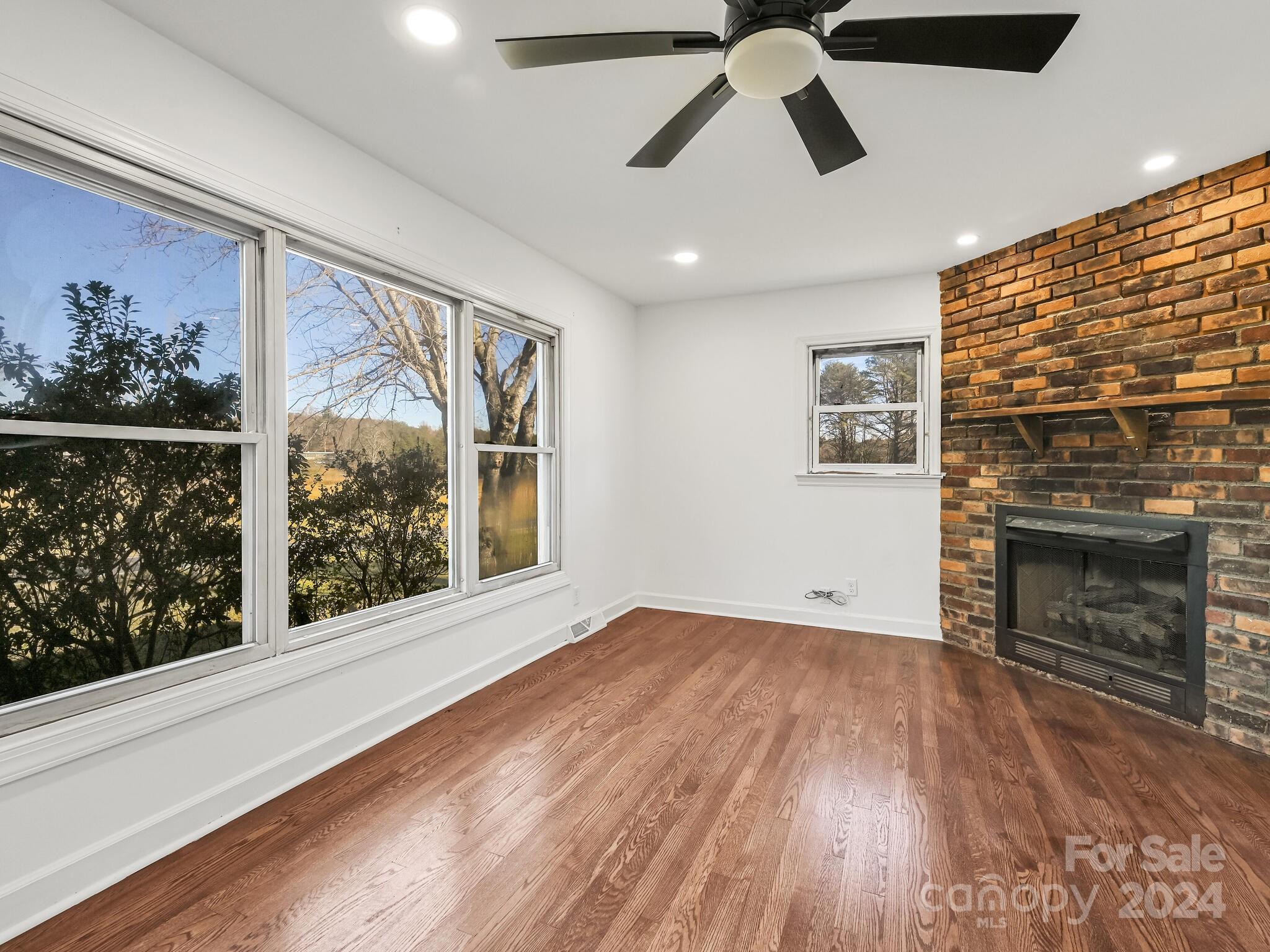 454 Mount Pleasant Road Marion, NC 28752 - Photo 7 of 30 Gallery Image 7