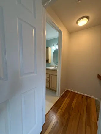 $1,800 | 519 Longshore Drive, Unit B, Ann Arbor, MI 48105