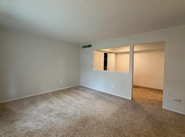 $1,800 | 519 Longshore Drive, Unit B, Ann Arbor, MI 48105