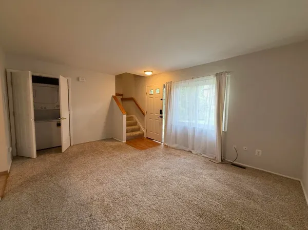 $1,800 | 519 Longshore Drive, Unit B, Ann Arbor, MI 48105