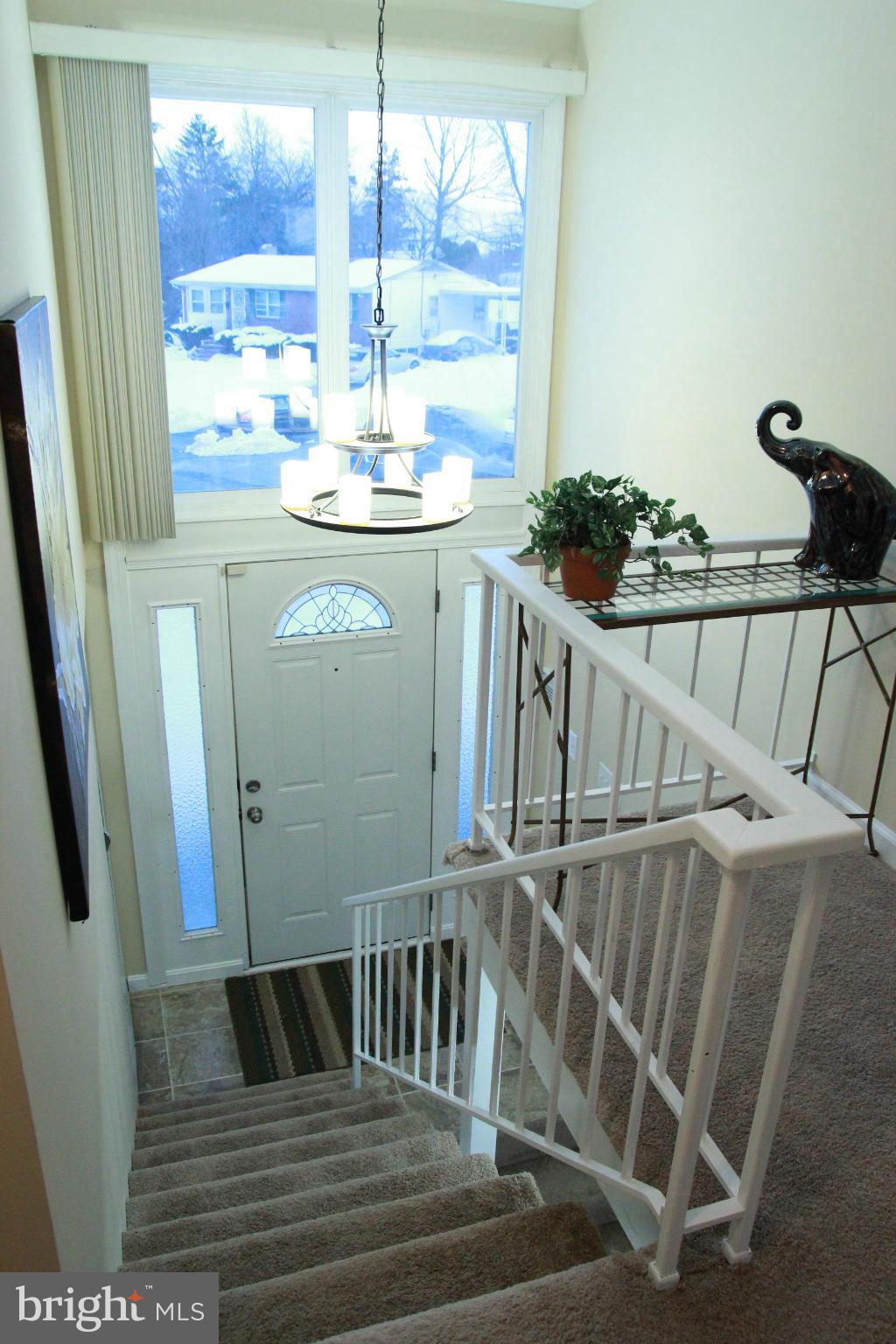 803 Smoke Tree Road Baltimore, MD 21208 - Photo 3 of 26 Foyer