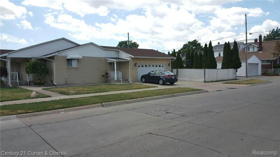 6473 Chase Road Dearborn, MI 48126 - Photo 3 of 36 chase 39.jpg