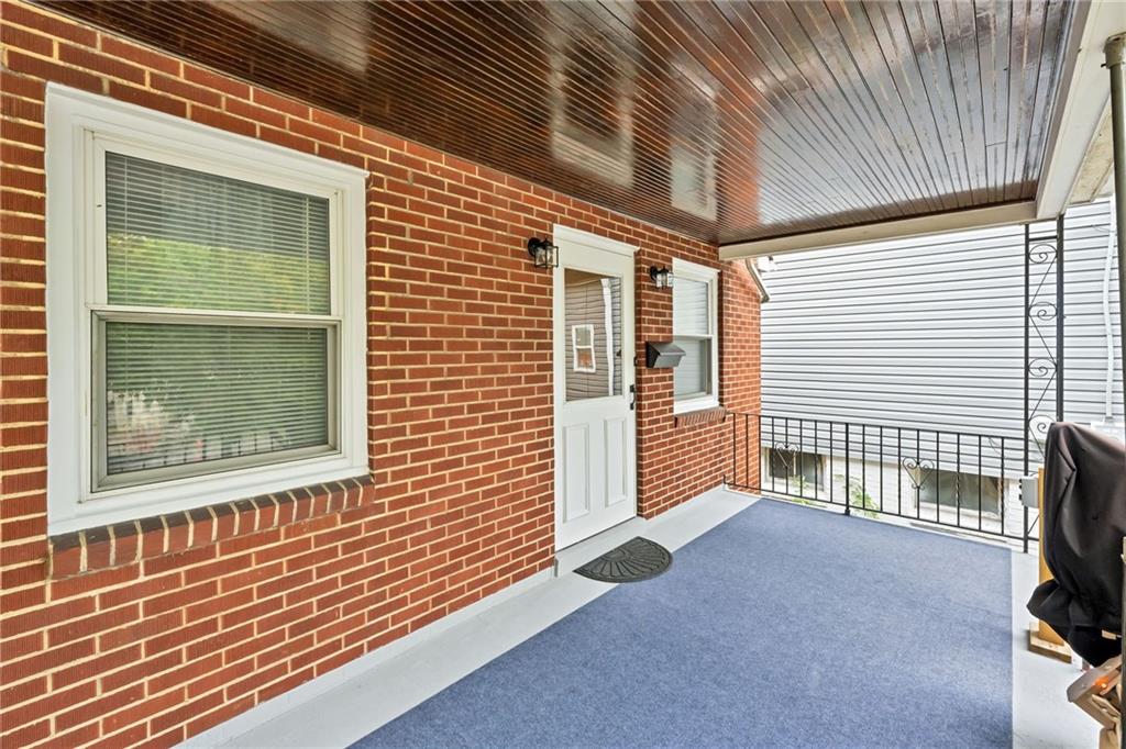 524 Beaver Road Ambridge, PA 15003 - Photo 3 of 25 Gallery Image 3