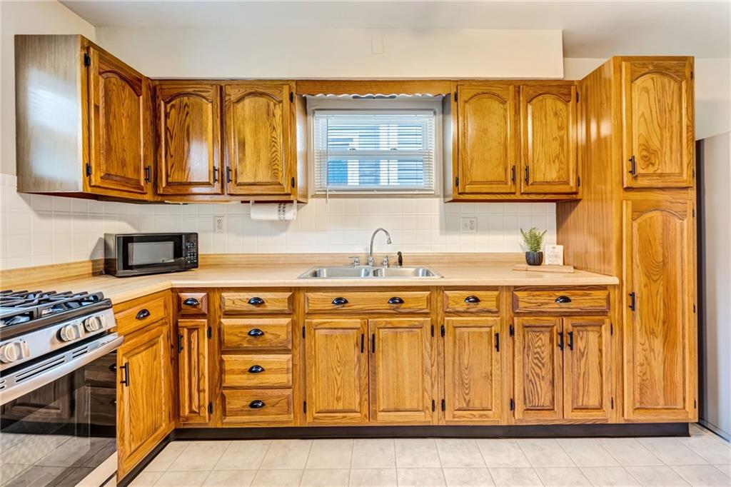 524 Beaver Road Ambridge, PA 15003 - Photo 8 of 25 Gallery Image 8