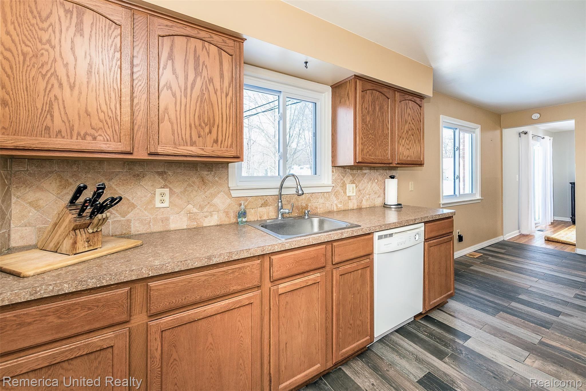 8216 Concord Road Grosse Ile, MI 48138 - Photo 20 of 36 DSC_6876.jpg