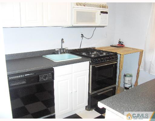 60 Fox Road, Unit 1B Edison, NJ 08817 - Photo 3 of 5 Gallery Image 3