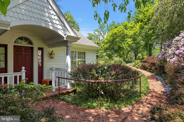 $1,499,900 | 2 Farron Drive, Kennett Square, PA 19348