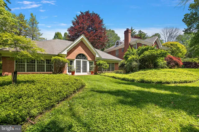 $1,499,900 | 2 Farron Drive, Kennett Square, PA 19348