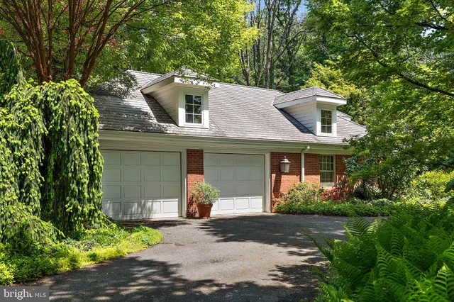 $1,499,900 | 2 Farron Drive, Kennett Square, PA 19348