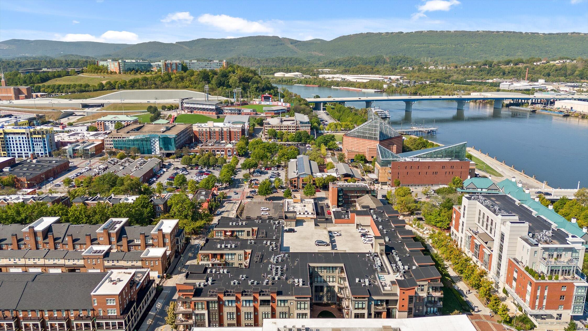 129 Walnut Street, Unit 20 Chattanooga, TN 37403 - Photo 43 of 51 Aerial view of downtown