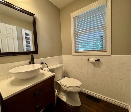 $1,239,000 | 23 Fredrickson Road, Norfolk, MA 02056