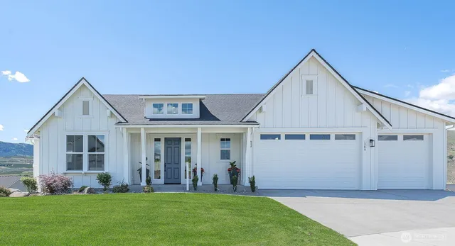 $918,990 | 1580 South Kelvin Court, East Wenatchee, WA 98802