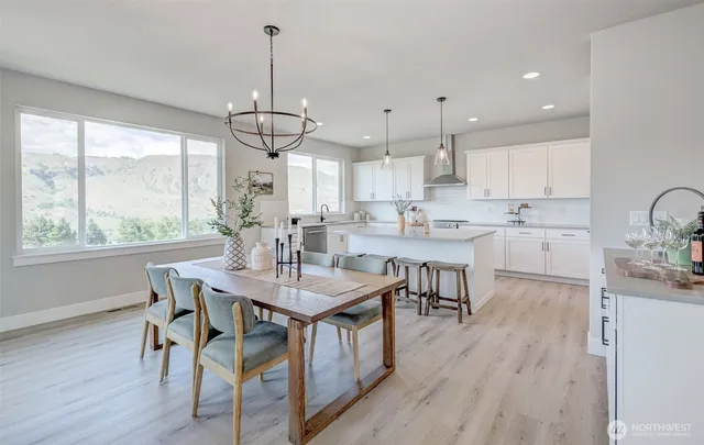 $918,990 | 1580 South Kelvin Court, East Wenatchee, WA 98802