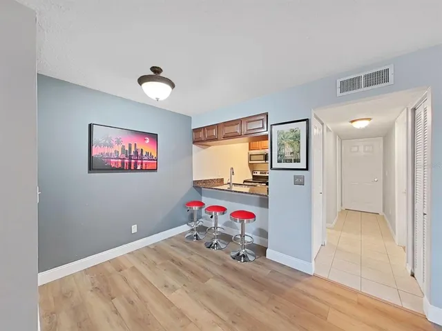 a view of a livingroom with furniture