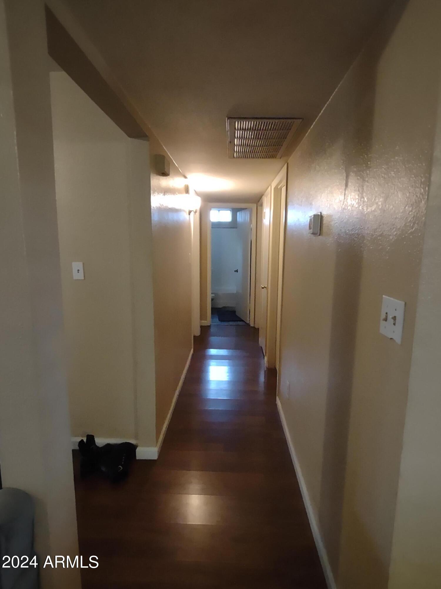 3137 East Diamond Avenue Mesa, AZ 85204 - Photo 10 of 35 Hallway