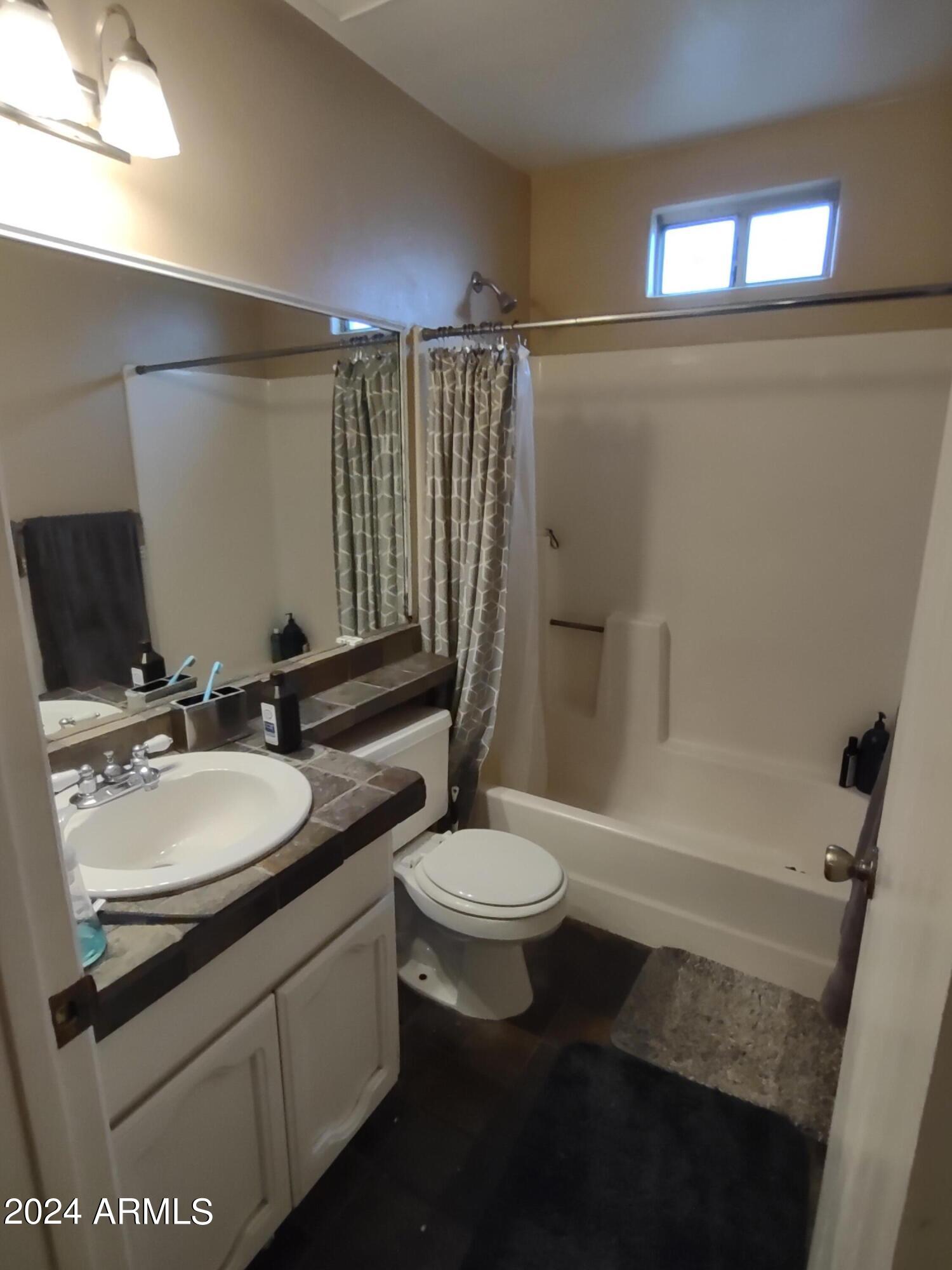 3137 East Diamond Avenue Mesa, AZ 85204 - Photo 17 of 35 Guest Bathroom