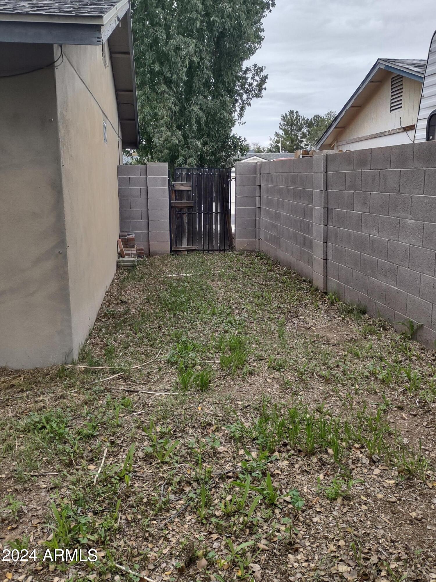 3137 East Diamond Avenue Mesa, AZ 85204 - Photo 27 of 35 Extra Space for Garden Area