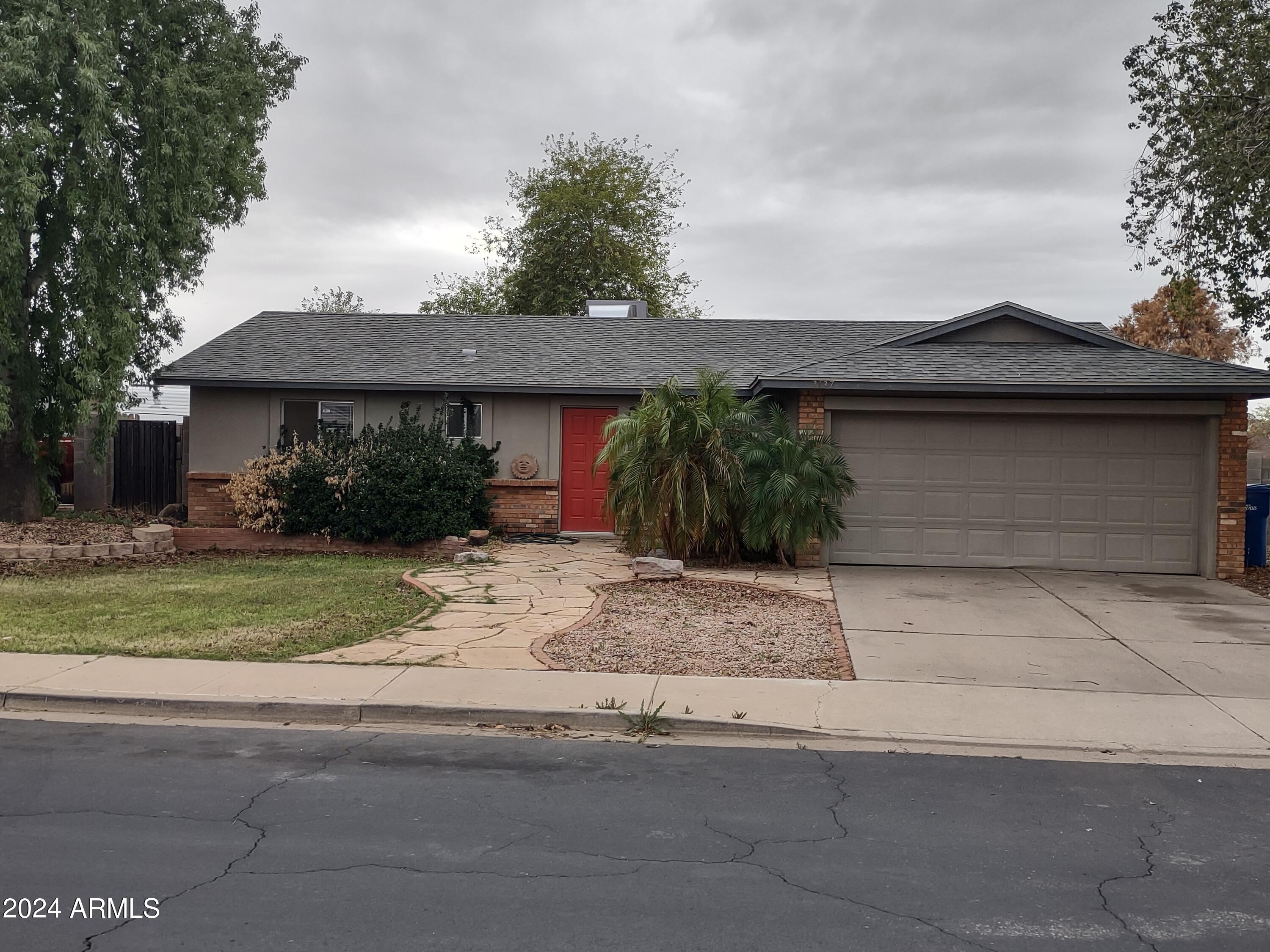3137 East Diamond Avenue Mesa, AZ 85204 - Photo 33 of 35 2 Car Garage