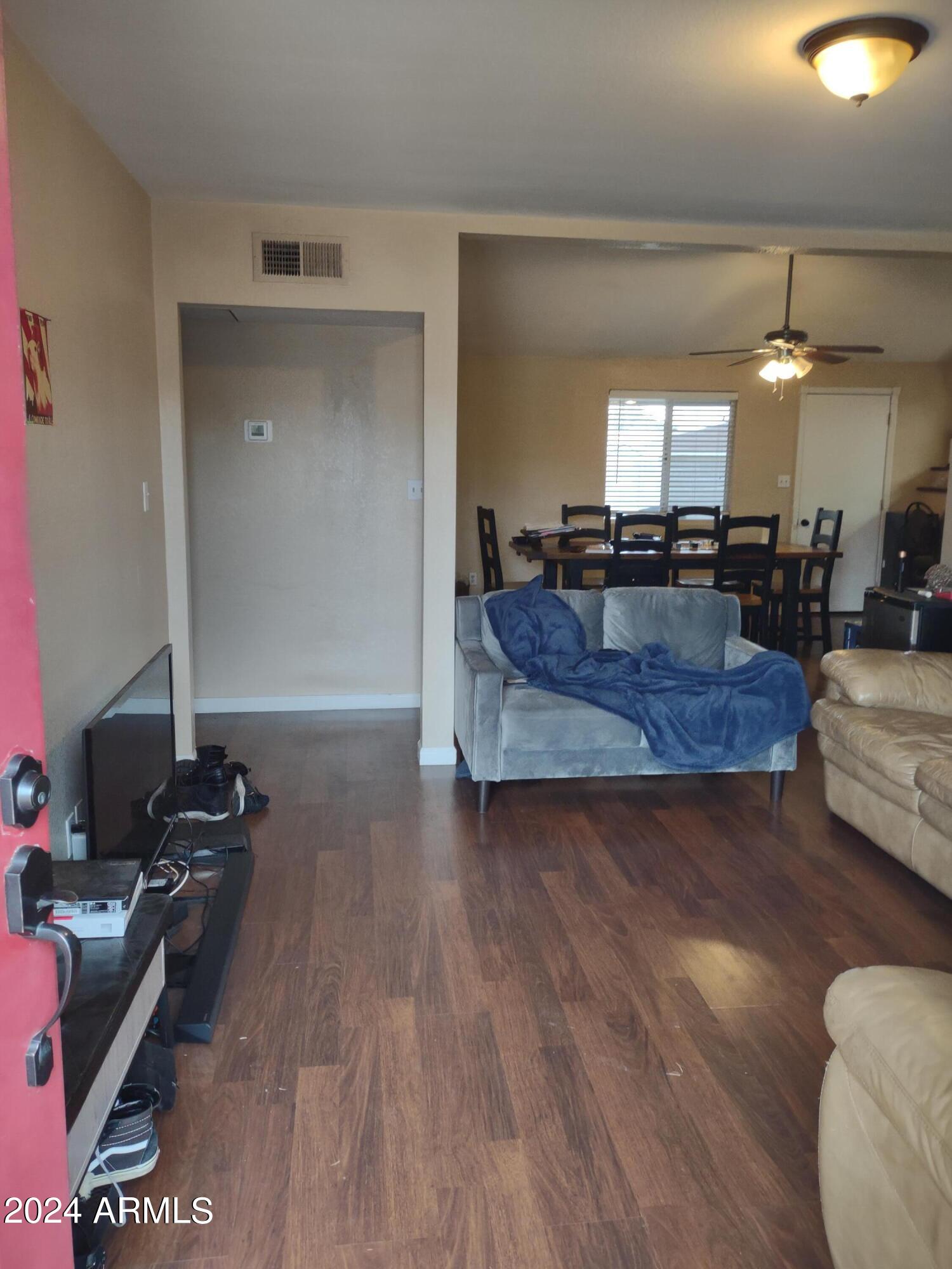 3137 East Diamond Avenue Mesa, AZ 85204 - Photo 6 of 35 Living Room