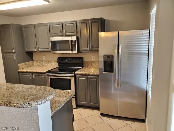 $1,250 | 5055 West Hacienda Avenue, Unit 2209, Las Vegas, NV 89118