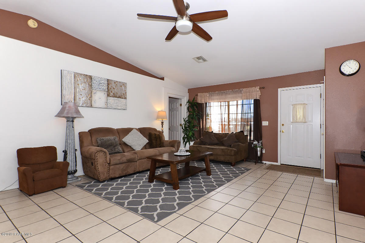 4950 North Meixner Road Prescott Valley, AZ 86314 - Photo 3 of 22 LIVING ROOM