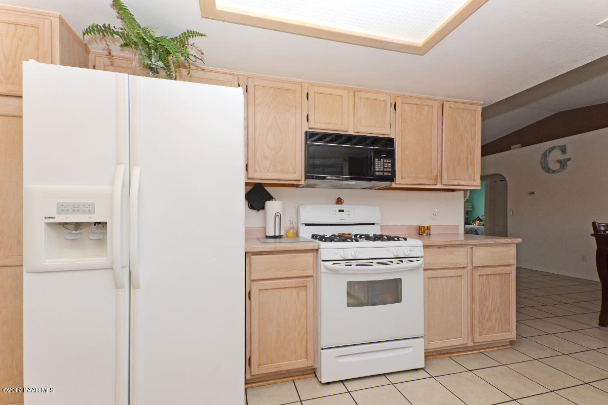 4950 North Meixner Road Prescott Valley, AZ 86314 - Photo 8 of 22 KITCHEN
