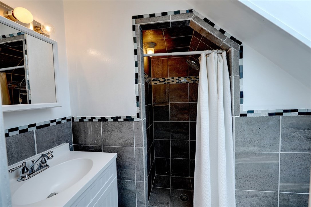 22 Spenstone Road Cranston, RI 02910 - Photo 15 of 23
