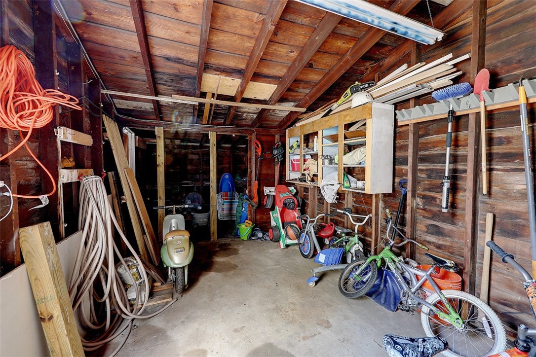 22 Spenstone Road Cranston, RI 02910 - Photo 21 of 23