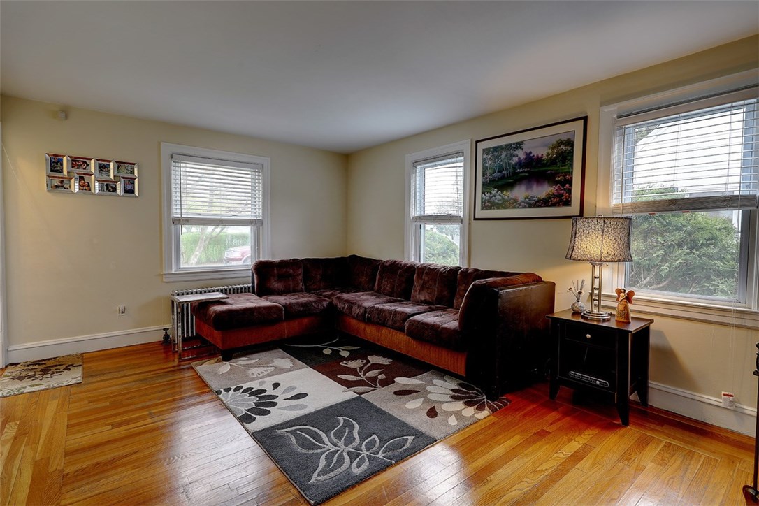 22 Spenstone Road Cranston, RI 02910 - Photo 3 of 23