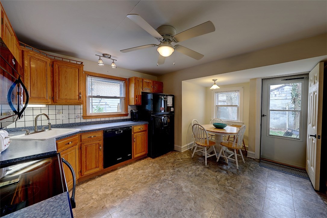 22 Spenstone Road Cranston, RI 02910 - Photo 4 of 23