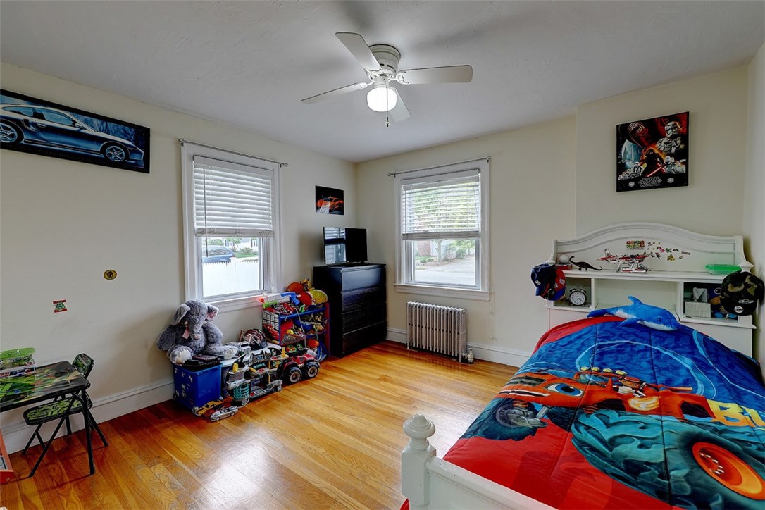 22 Spenstone Road Cranston, RI 02910 - Photo 7 of 23