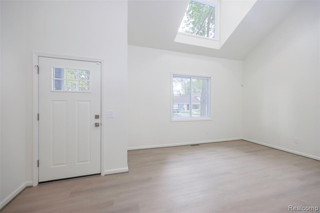 20505 Ridgemont Road Harper Woods, MI 48225 - Photo 4 of 48