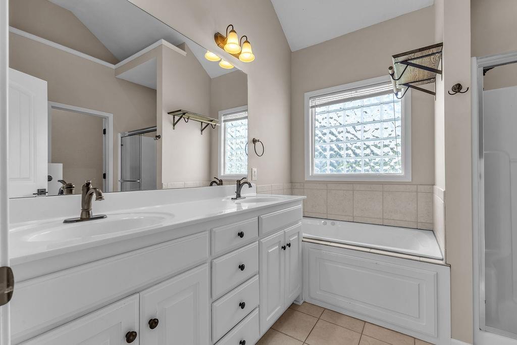 2708 Meadow Ridge Drive St. Joseph, MO 64504 - Photo 23 of 60