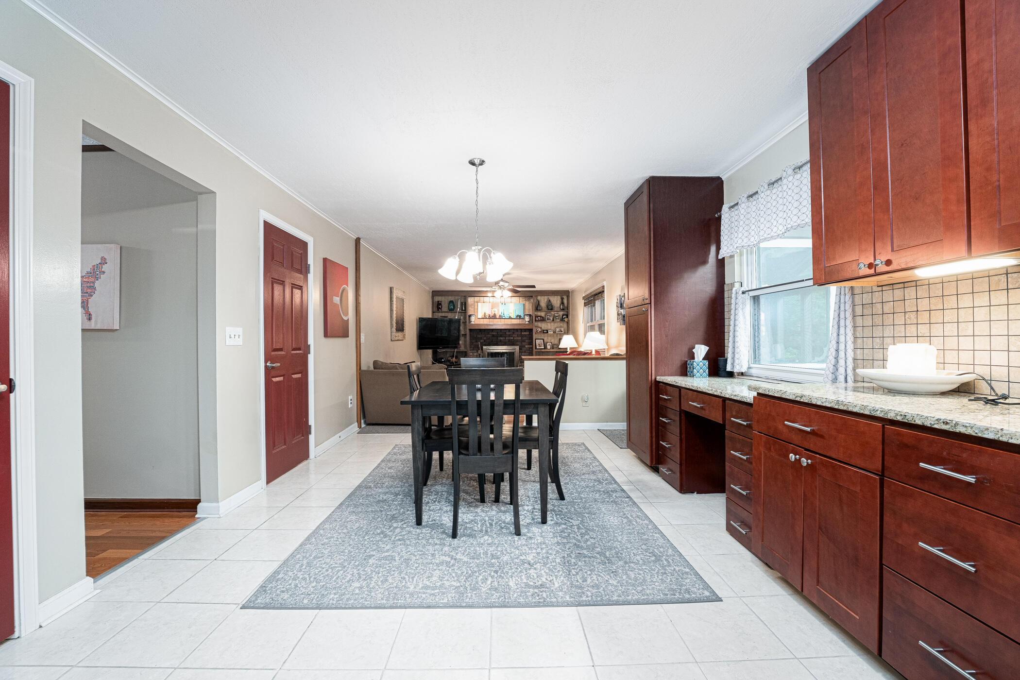 620 Cherrington Road Westerville, OH 43081 - Photo 16 of 52 620 Cherrington Rd Westerville 040