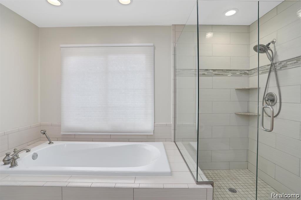 3837 Beechcrest Road Rochester Hills, MI 48309 - Photo 18 of 24