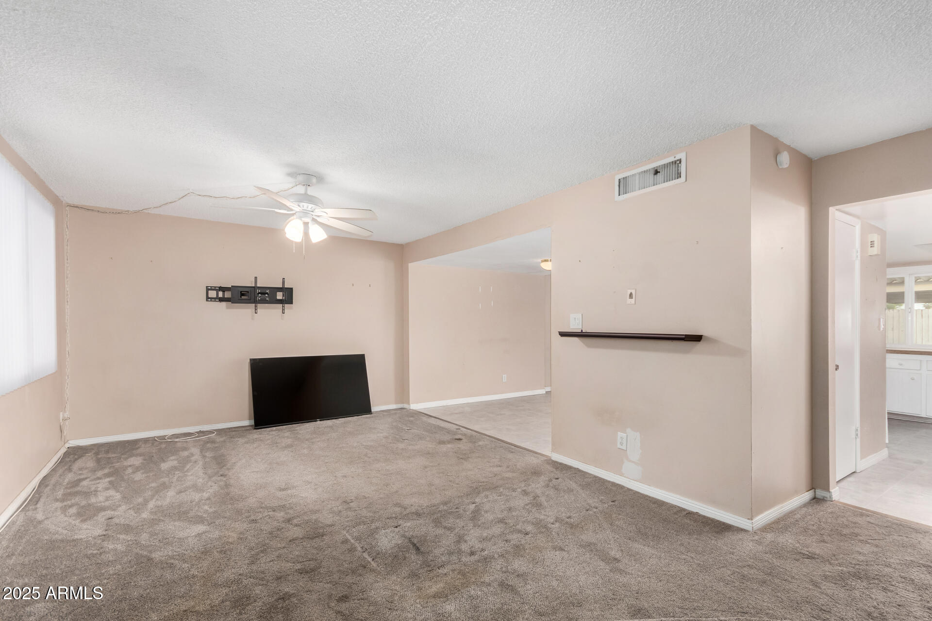 225 North Standage Road, Unit 103 Mesa, AZ 85201 - Photo 5 of 25 5 - Standage