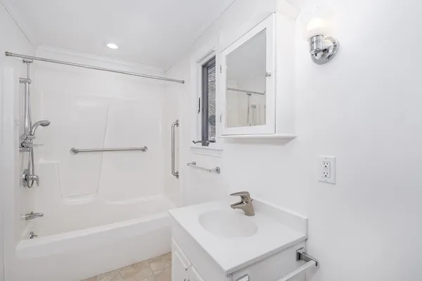 $6,000 | 445 Glen Road, Weston, MA 02493