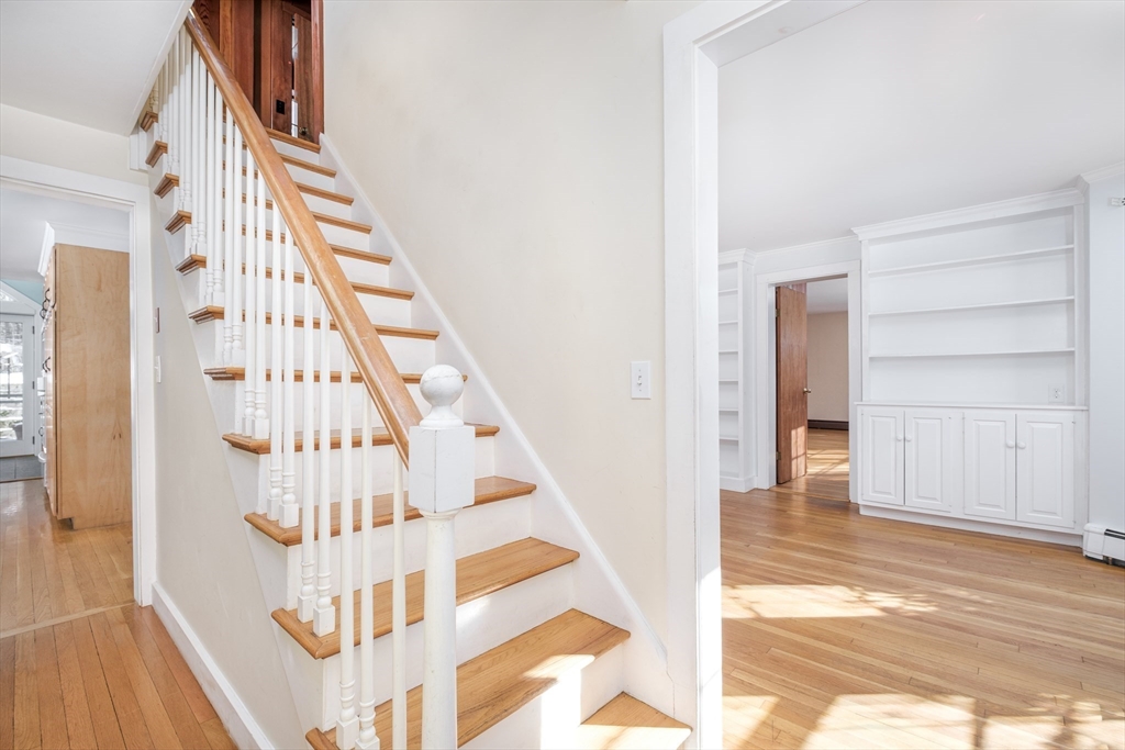 445 Glen Road Weston, MA 02493 - Photo 2 of 21