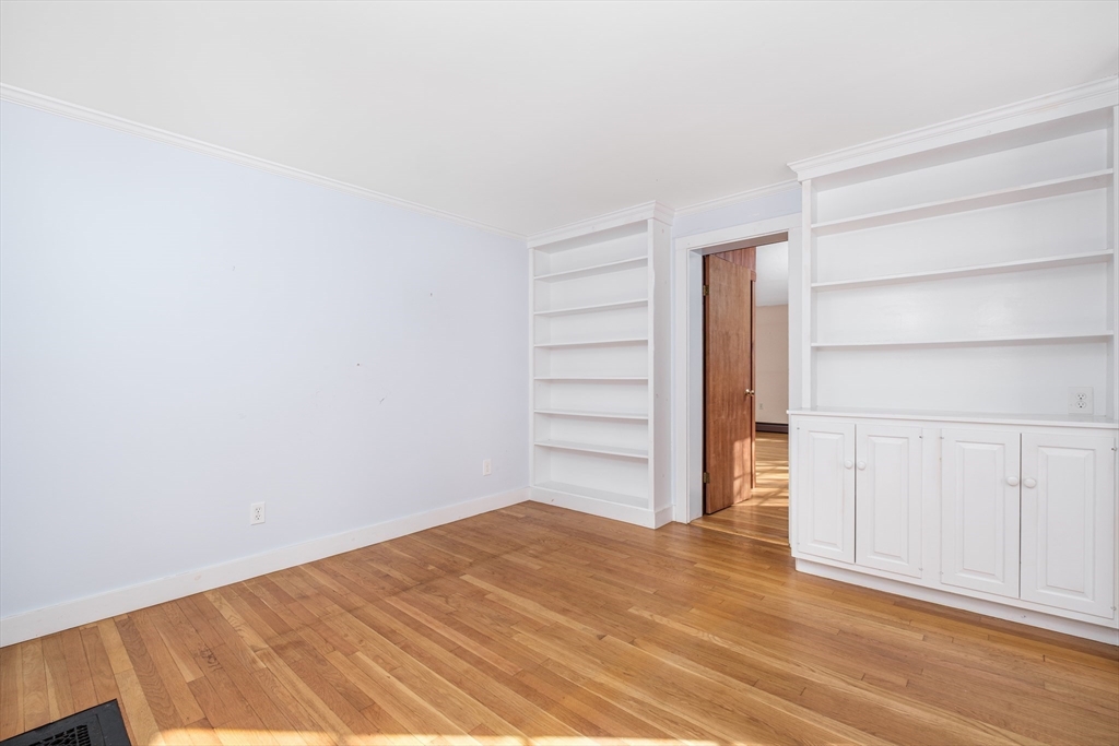 445 Glen Road Weston, MA 02493 - Photo 3 of 21