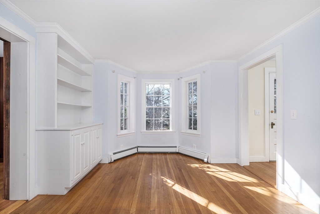 445 Glen Road Weston, MA 02493 - Photo 4 of 21