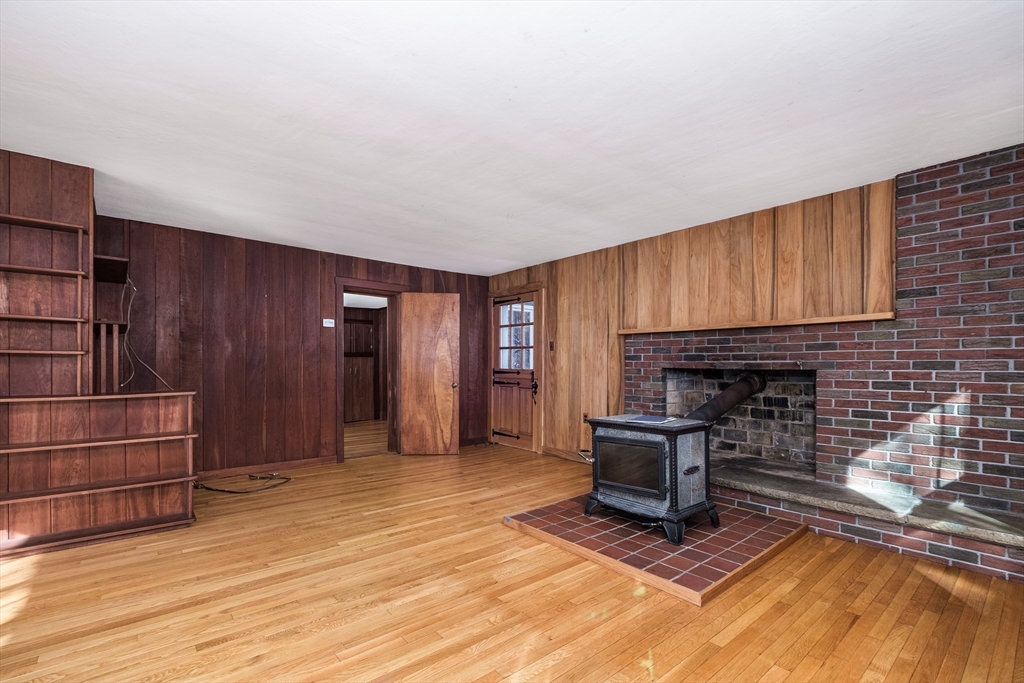 445 Glen Road Weston, MA 02493 - Photo 6 of 21