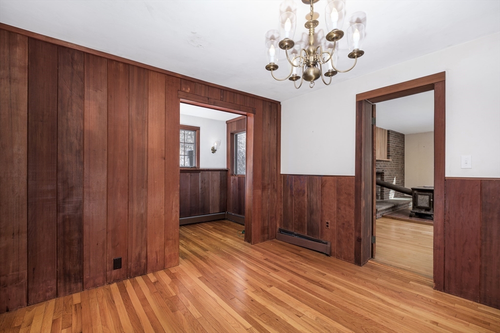 445 Glen Road Weston, MA 02493 - Photo 8 of 21