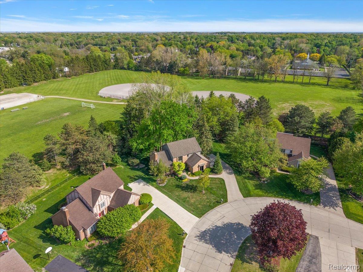 33891 York Ridge Street Farmington, MI 48331 - Photo 17 of 78 21-33891 York Ridge-21.jpg