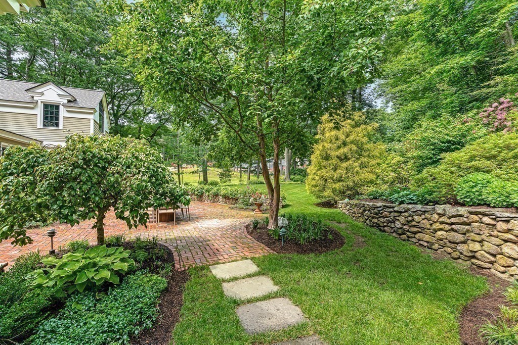 211 Meadowbrook Road Weston, MA 02493 - Photo 39 of 41 a view of yard with green space